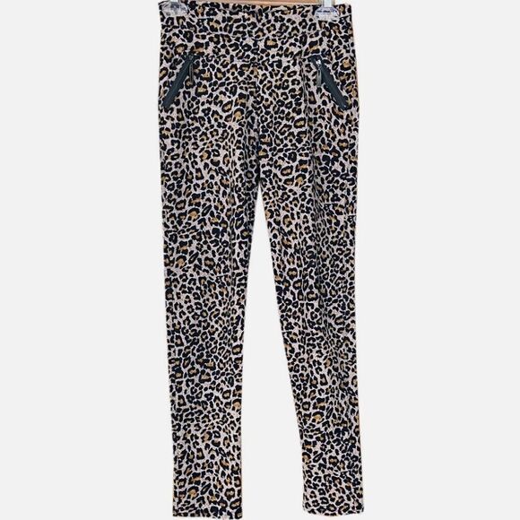 Coco + Carmen Leopard Print Leggings! - Picture 2 of 7